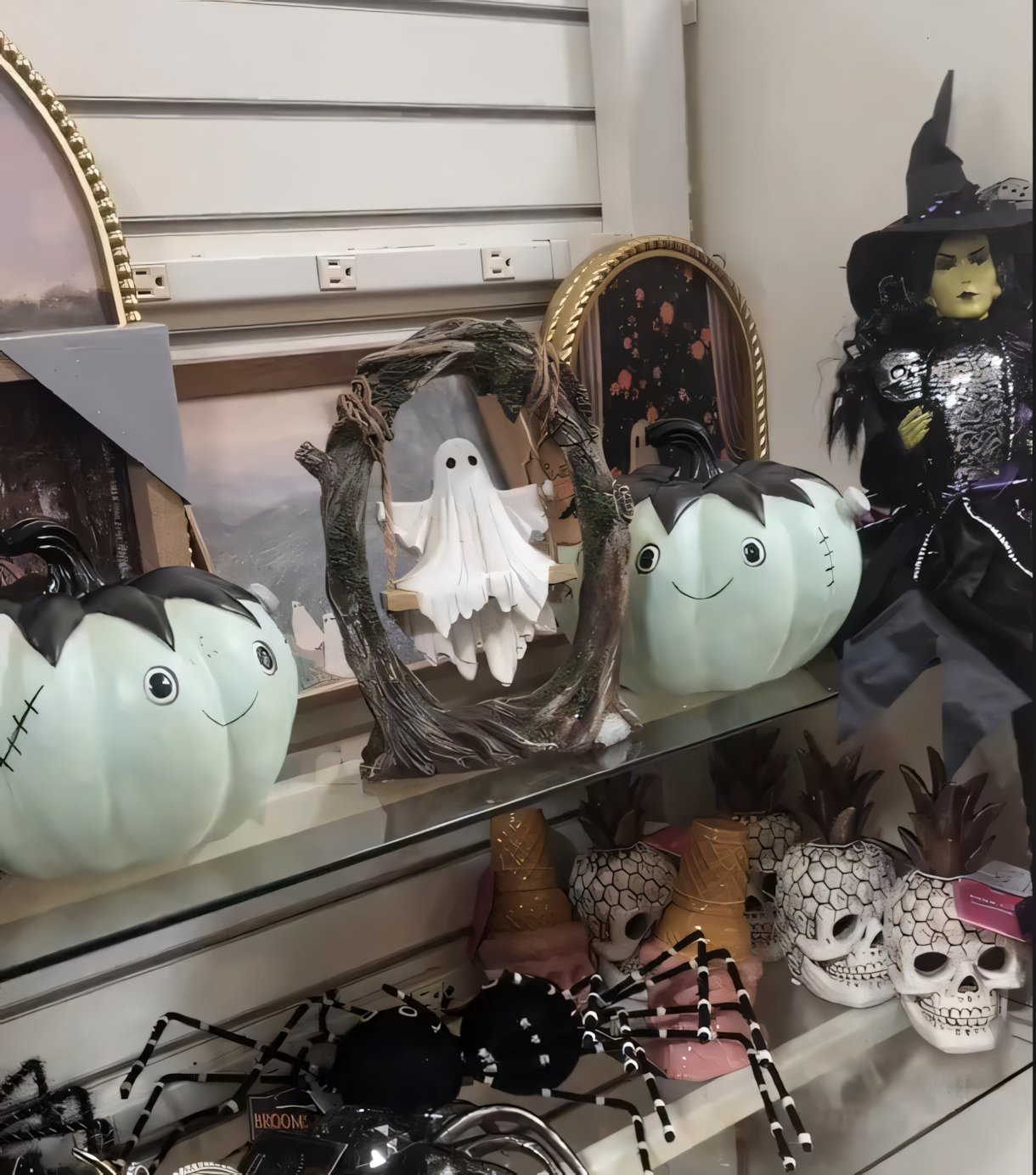 🔥Early Halloween Offer👻2025 Ingredientp®Swinging Shadows: Ghost on a Tree Swing-Whimsical Ghost on a Swing Decoration
